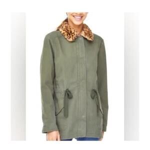 Ann Taylor LOFT Jacket with Faux Fur trim Size Small